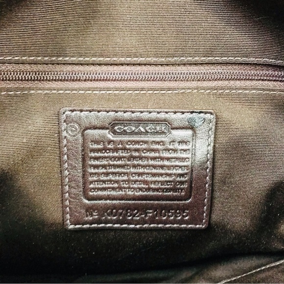 New COACH Metallic Silver Flap Versatile Leather Handbag - Picture 5 of 7